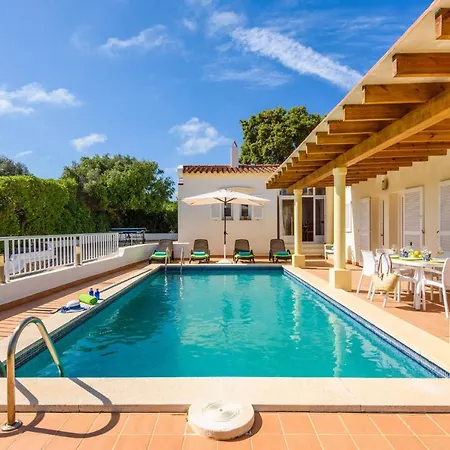 Vila Las Rosas - *